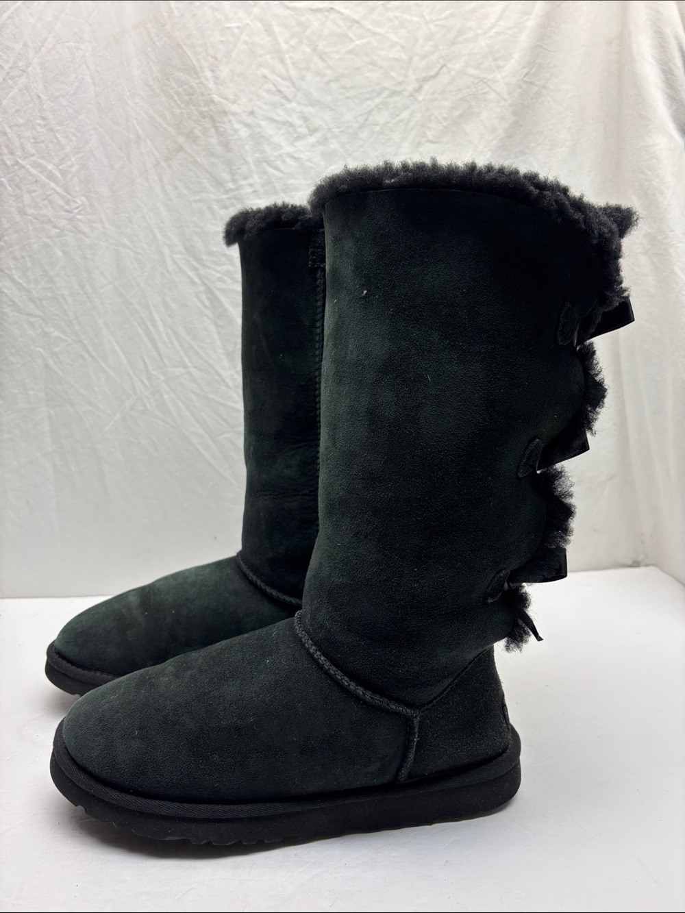 UGG Bailey Bows Boots, SZ 8, box 65 - Picture 5 of 8